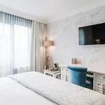 Cocoon Szálloda 4*