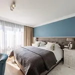 Cocoon 4*